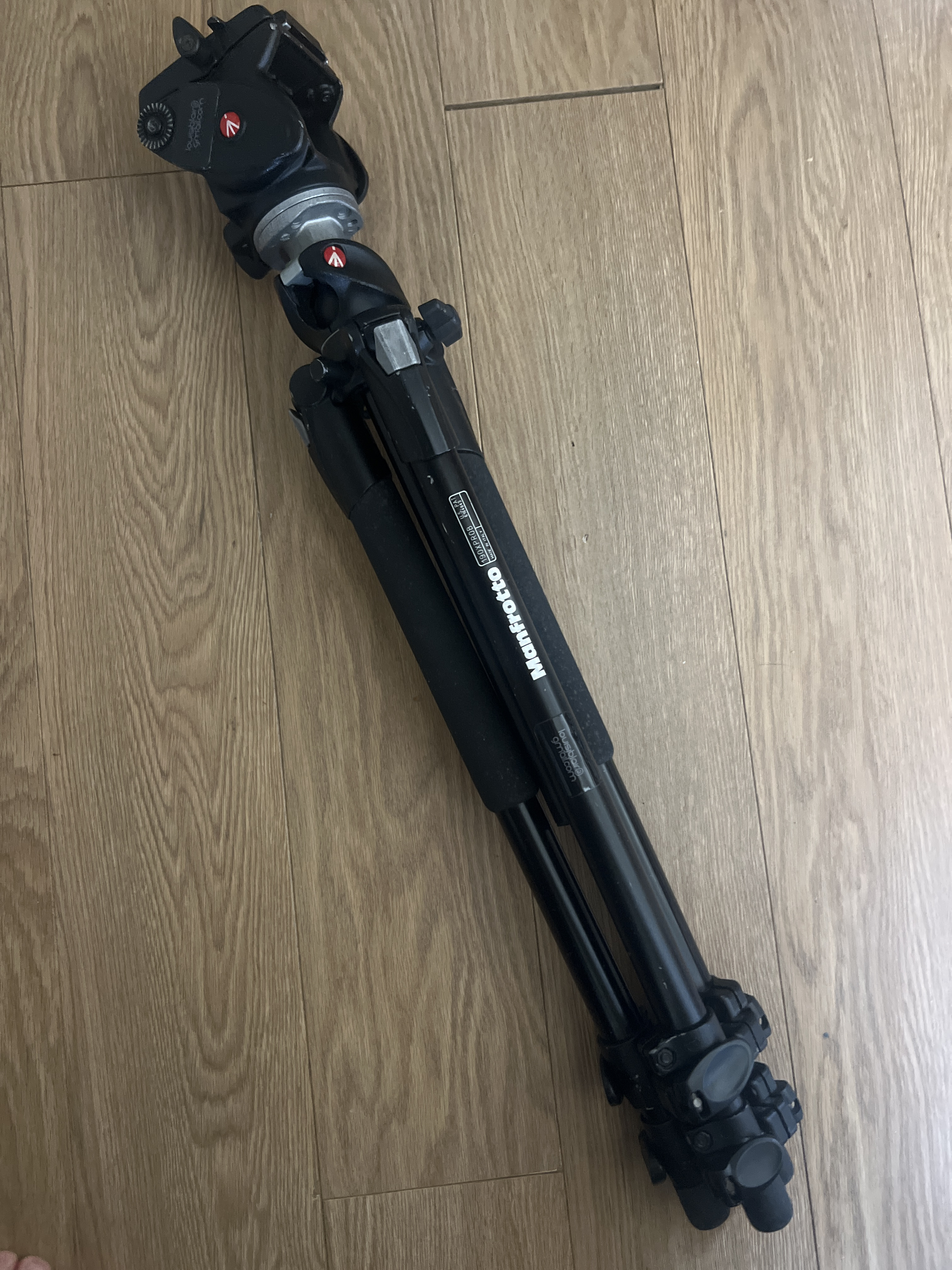 Manfrotto basic tripod 