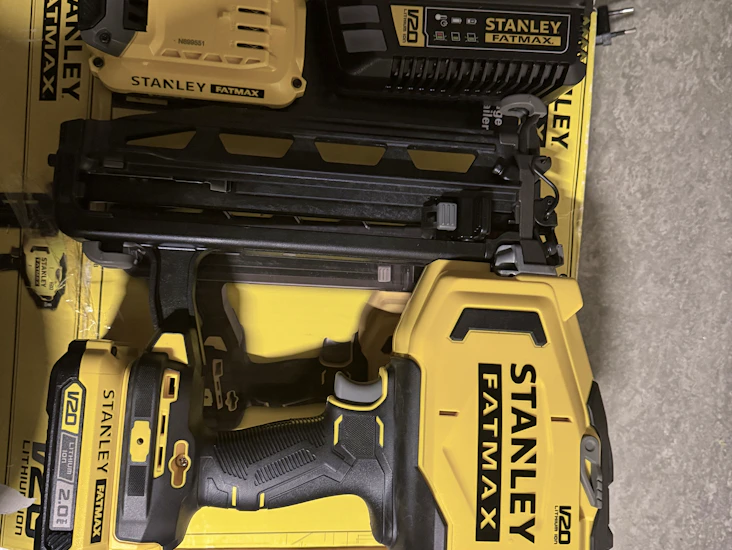 Stanley fatmax v20 spikpistol 16ga – inkl. 2 batterier + laddare gratis leverans