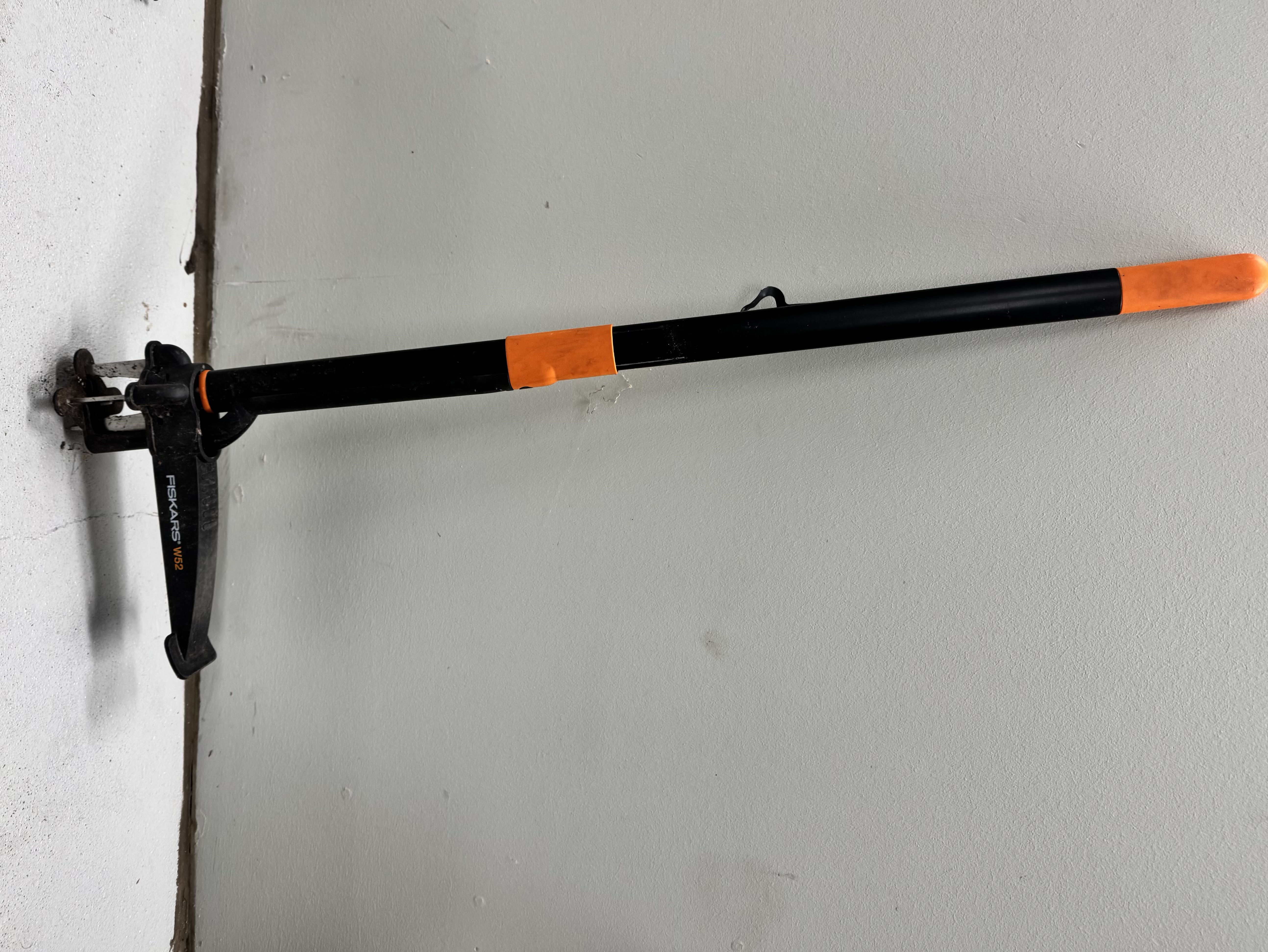 Fiskars xact -rikkaruohonpoistaja