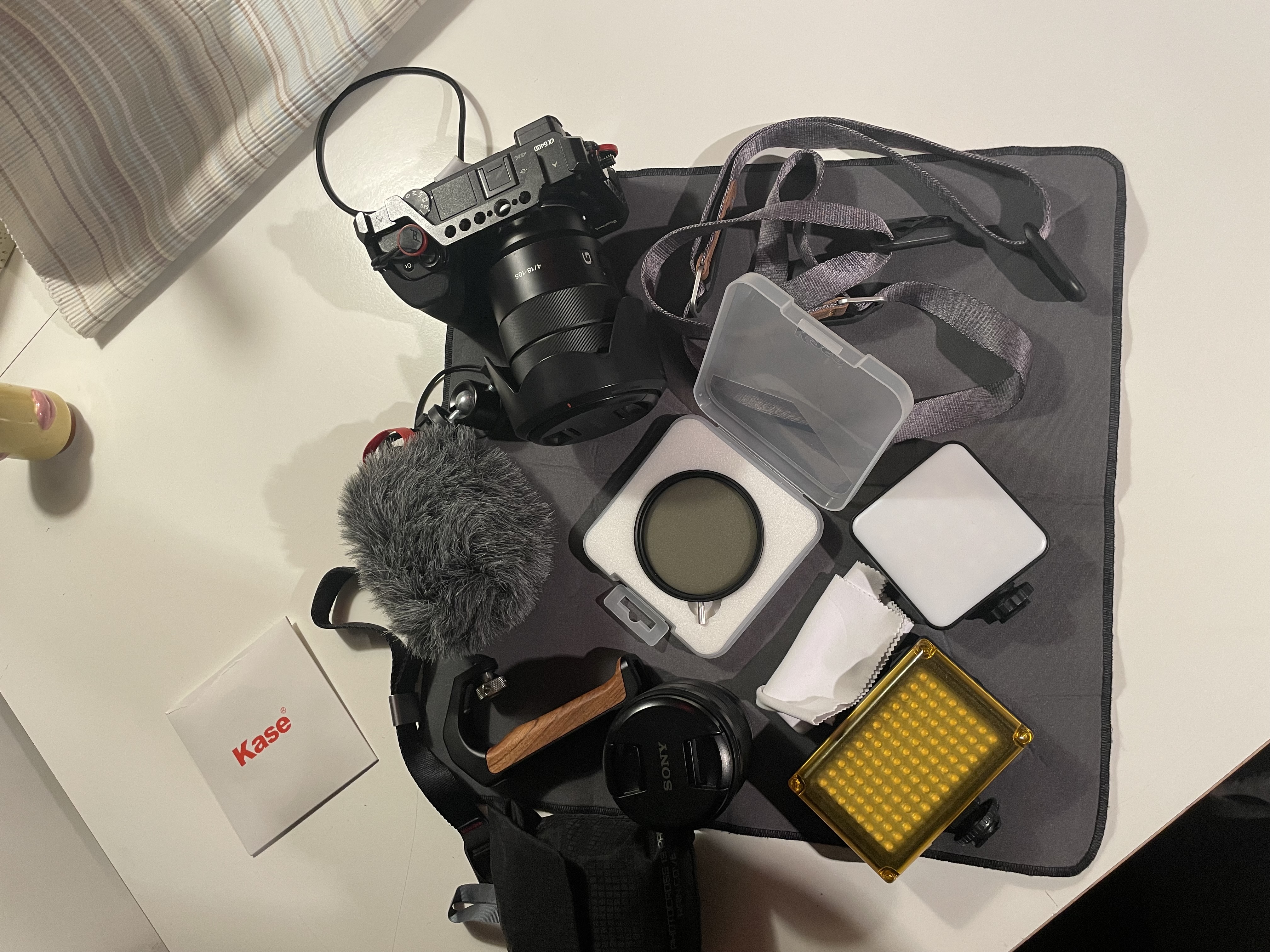 Komplett sony videopakke – kamera + 10-18mm + 18-105mm + mic og lys 