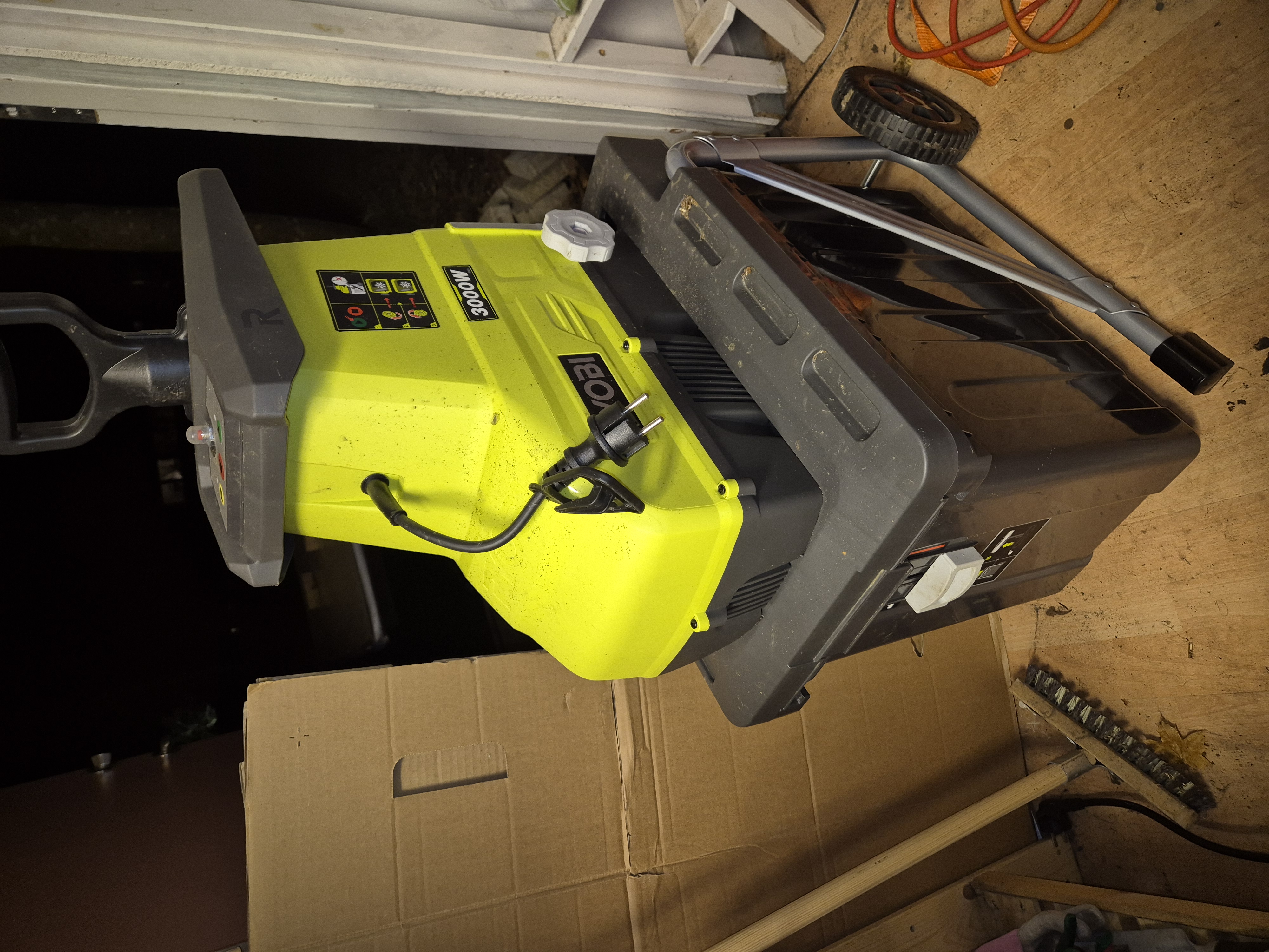 Kompostkvarn 3000 w upp till 45 mm grova grenar