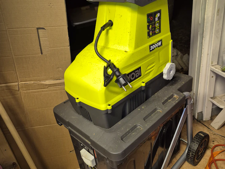 Kompostkvarn 3000 w upp till 45 mm grova grenar