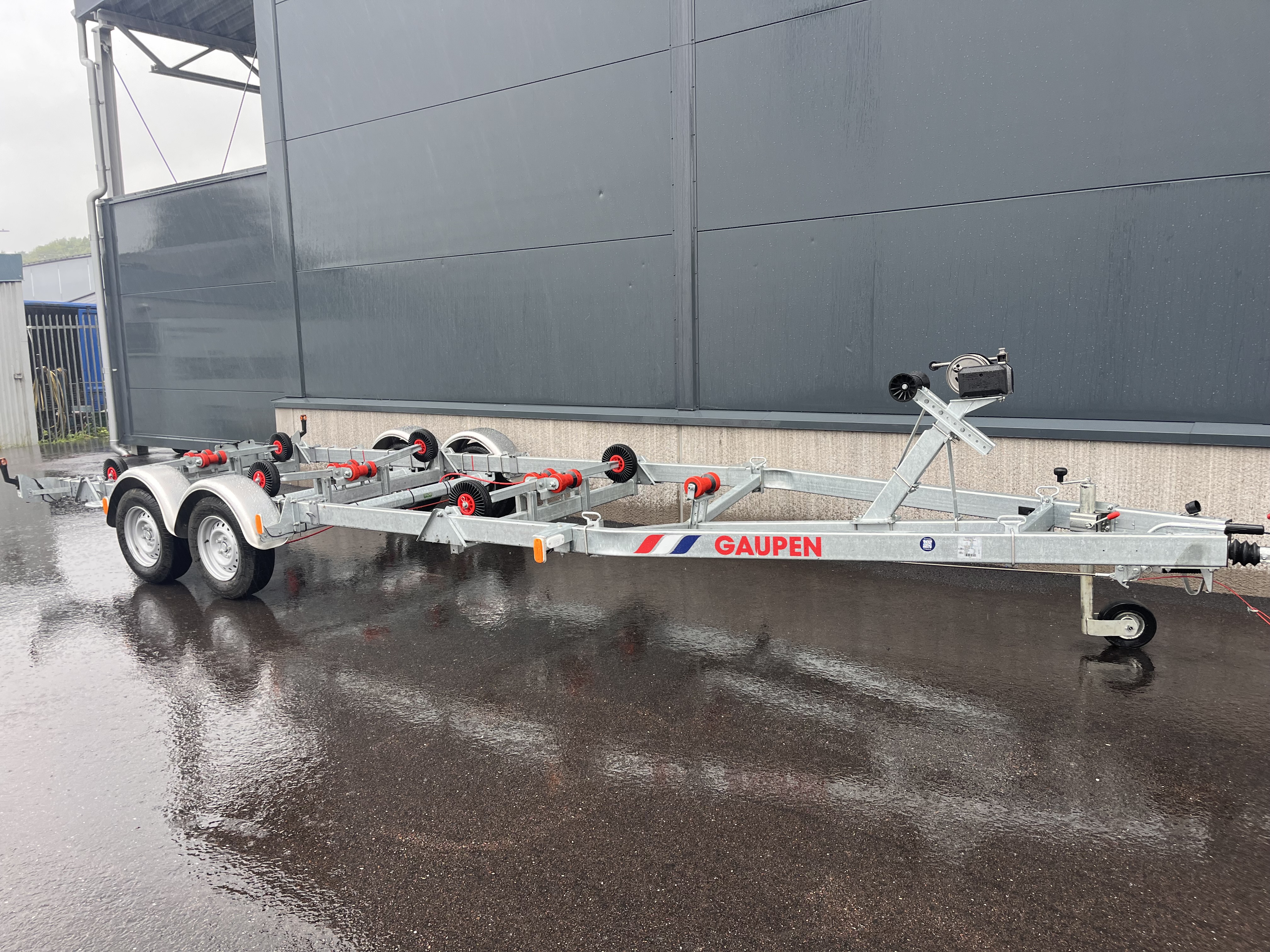 Båttrailer 80 km/h 2010kg lastvikt 