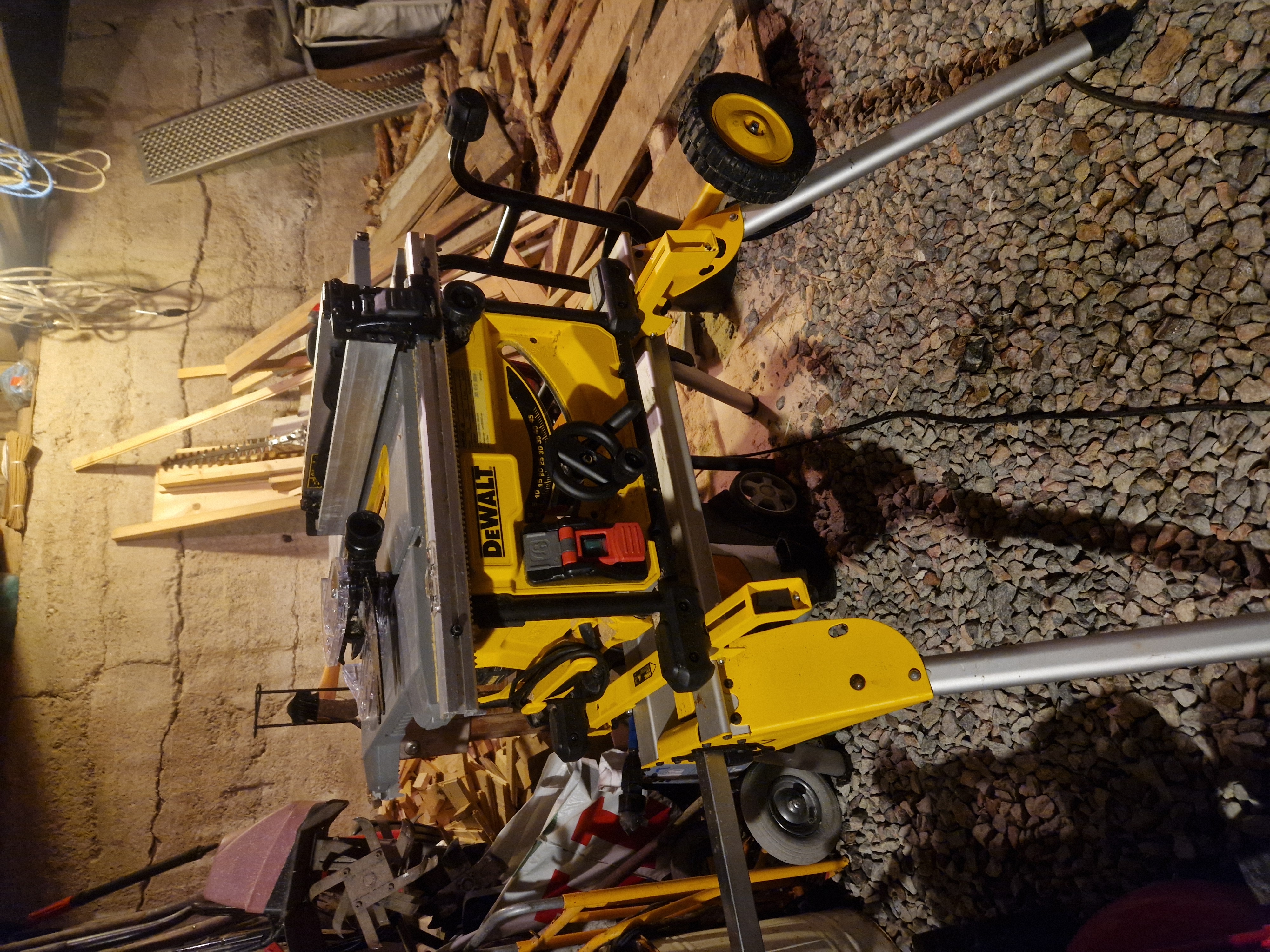 Dewalt bordssåg med stativ