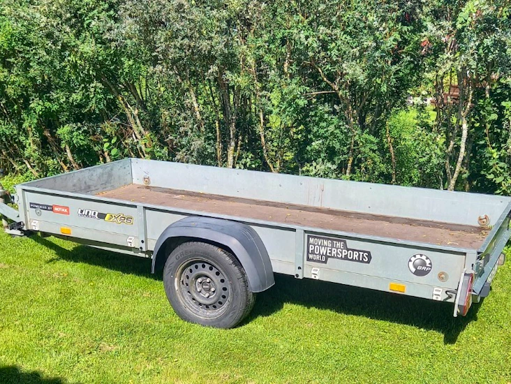 Obromsad släp med skruvtipp