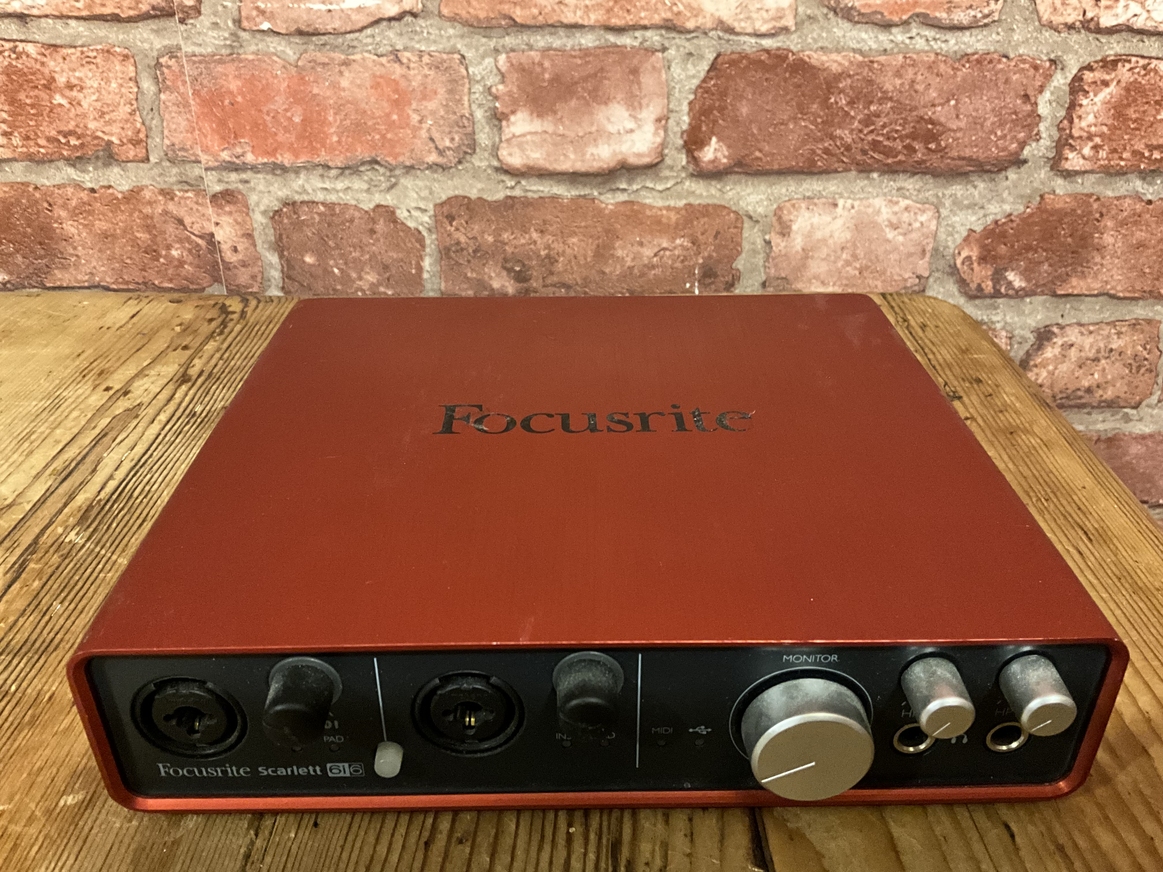 Focusrite scarlett 6i6 2nd geration audio interface