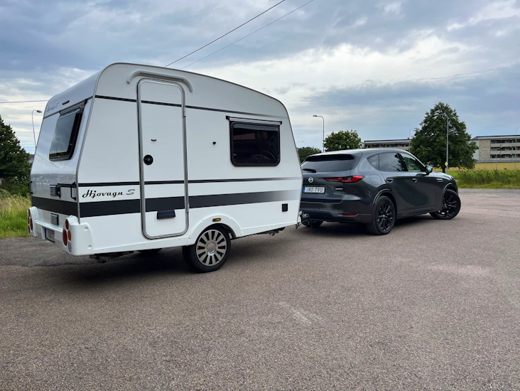 Liten husvagn utan inredning