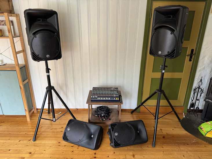 🎶 komplett lydanlegg / pa-anlegg til leie – perfekt til fest, konsert, bryllup eller konferanse 🎶