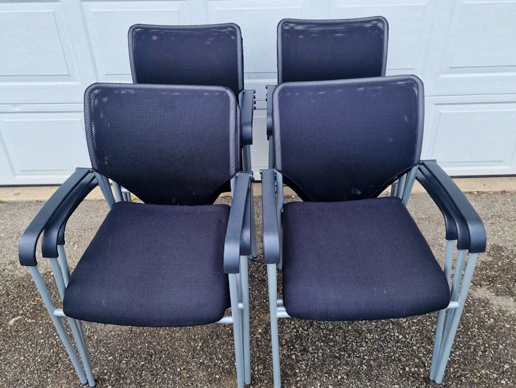 14 gode stoler, lette å stable