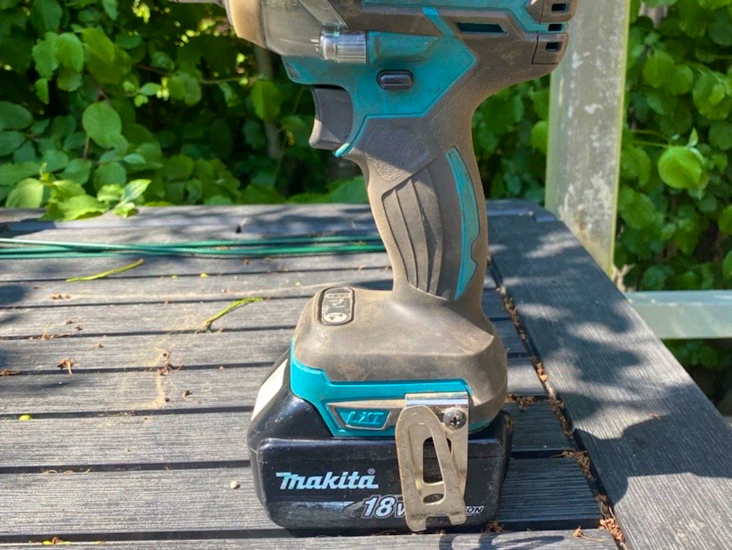 Makita mutterdragare