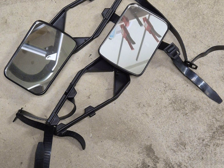 Auton lisäpeilit perävaunun tai asuntovaunun vetoon