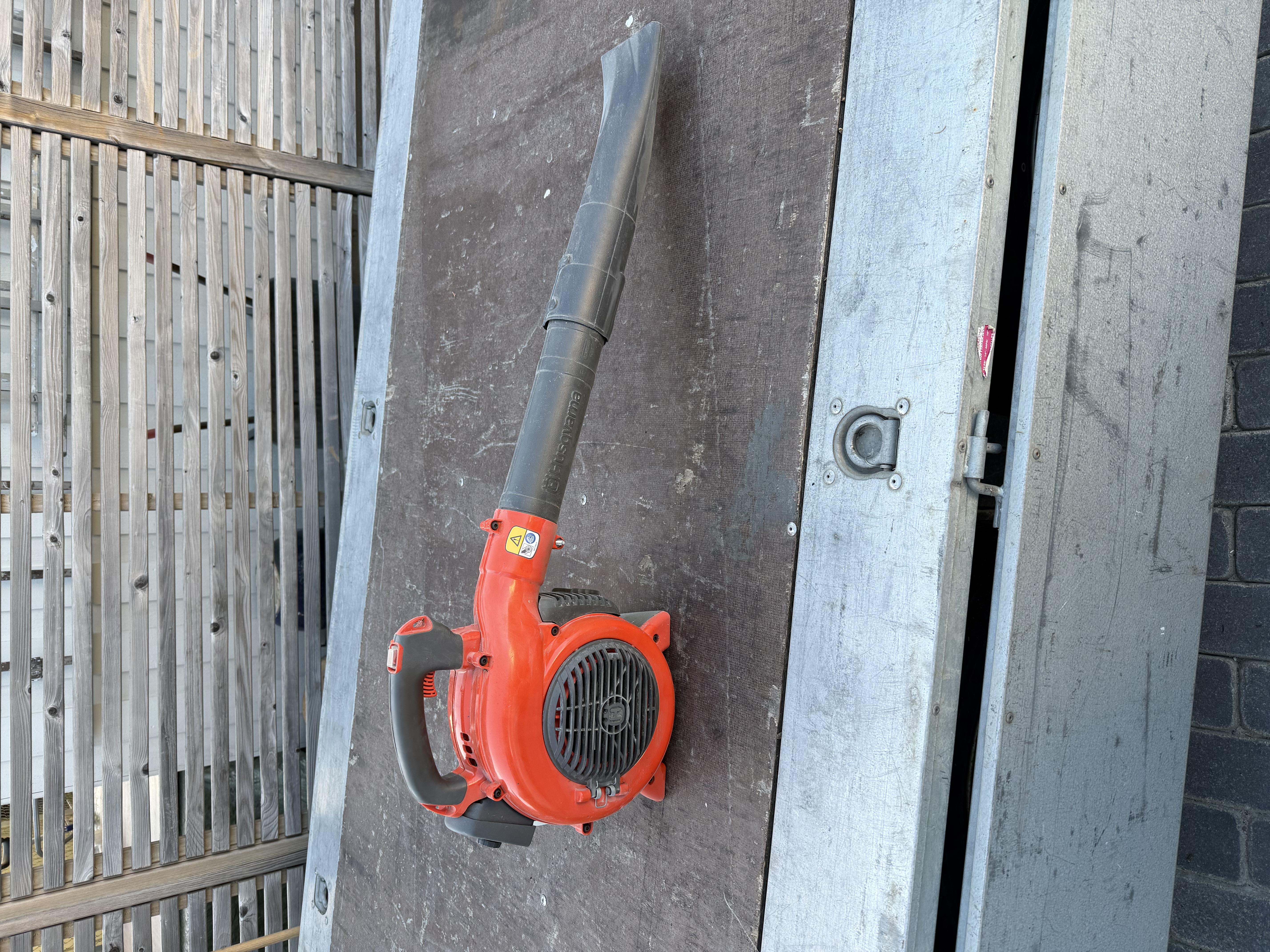 Husqvarna 125 bv leies ut