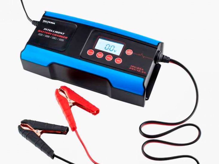 Hurtiglader for bilbatteri