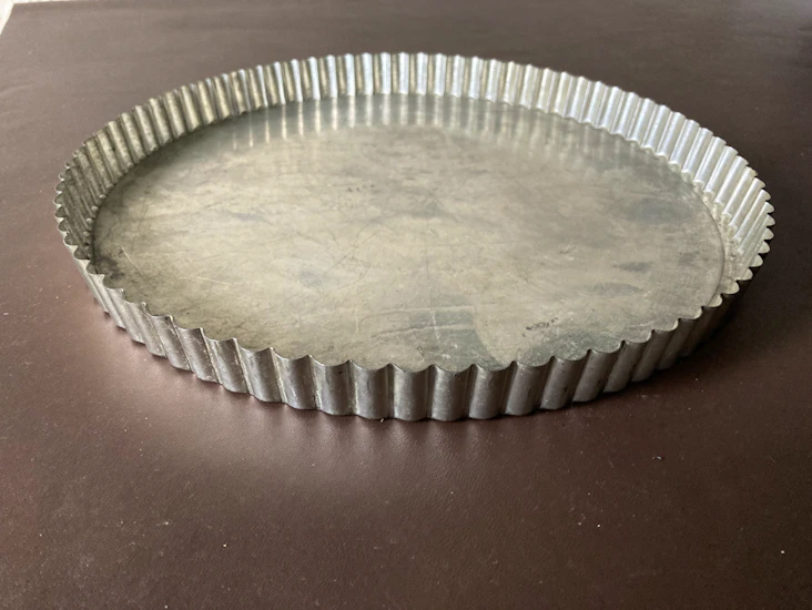 12" round flan tin