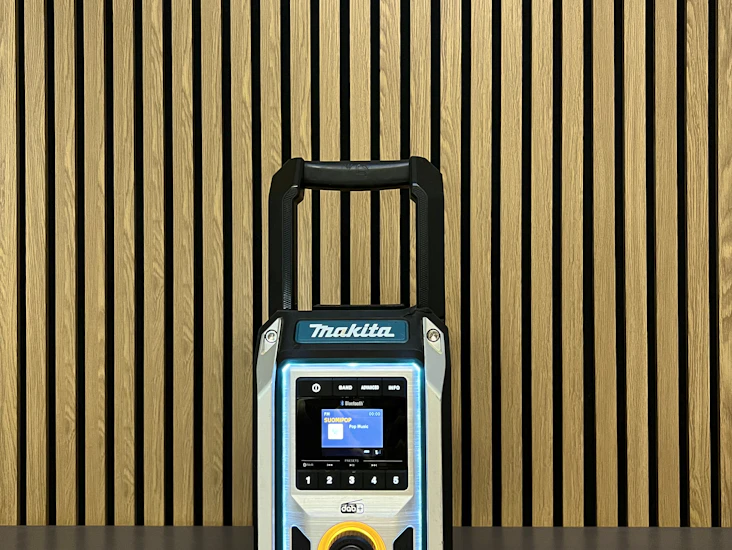 Makita dmr115 työmaaradio