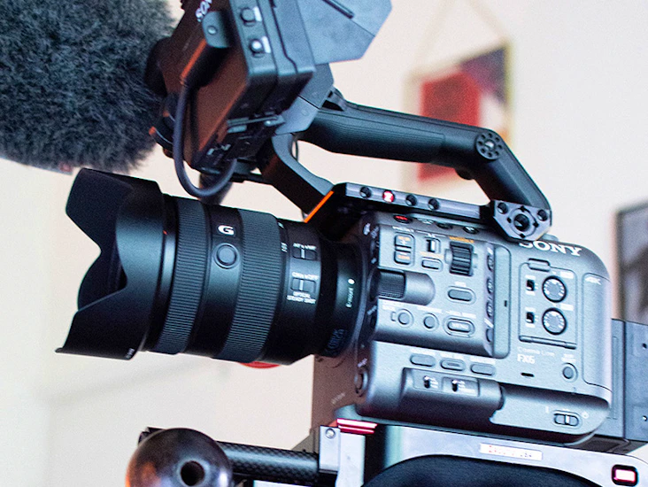 Sony ilm-fx6 4k full frame camera with kit lens and accessories