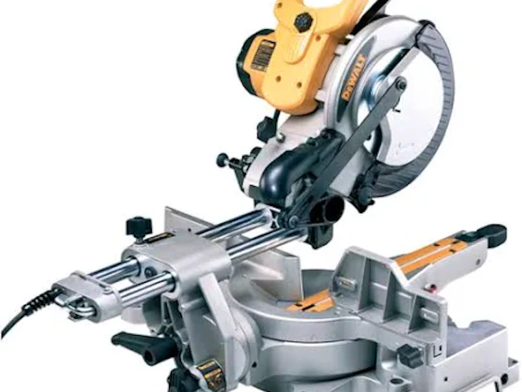 Dewalt kapp- og gjærsag med stativ