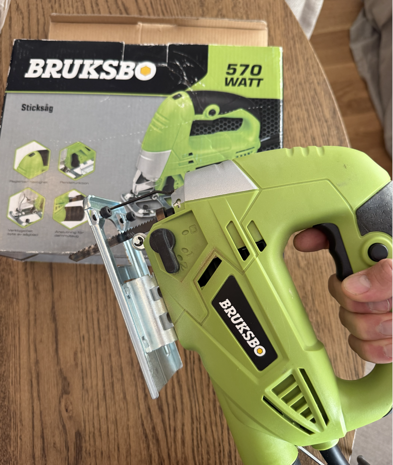 Bruksbo 570w sticksåg – uthyres