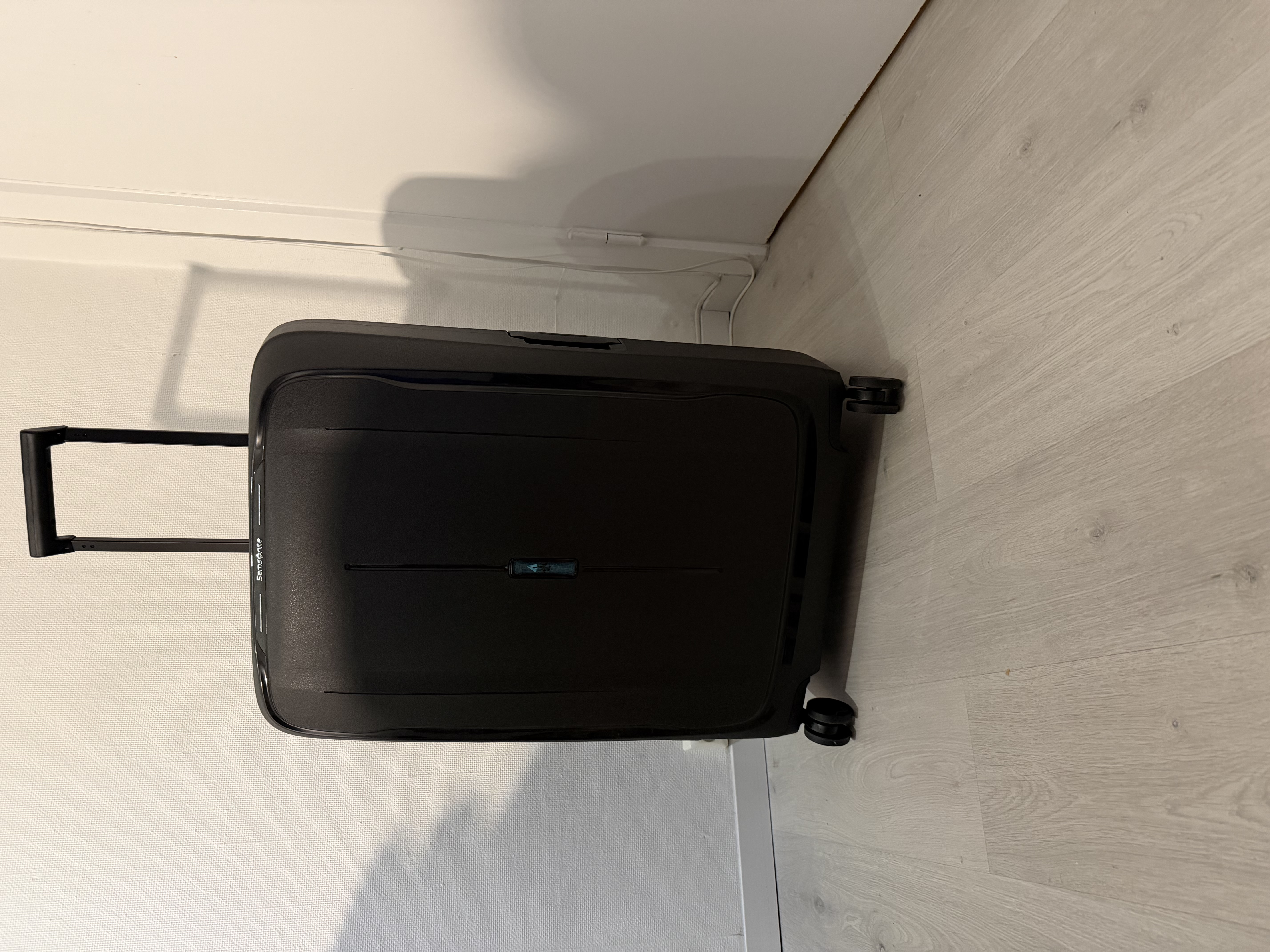 Samsonite essens 75 cm koffert