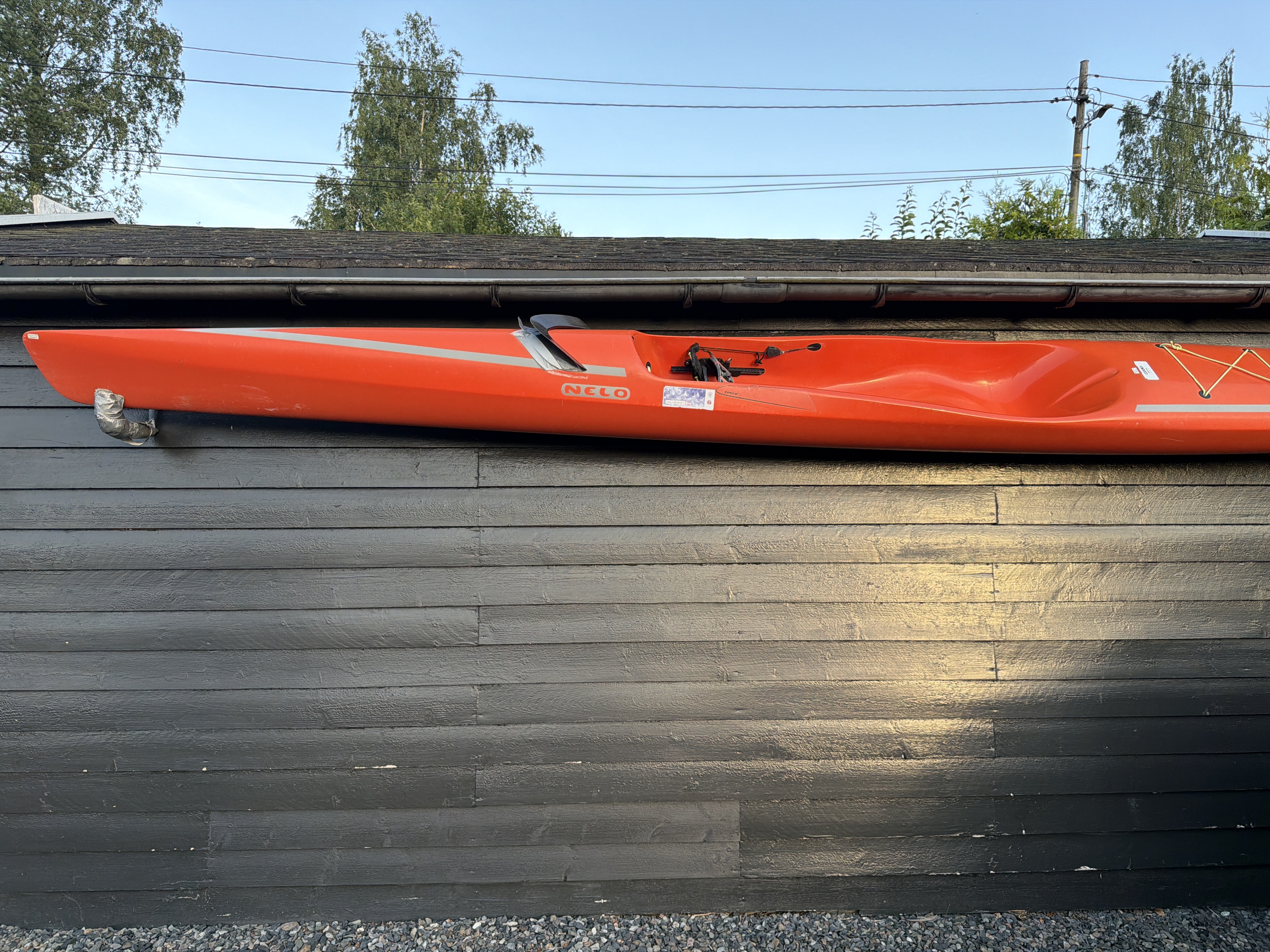 Nelo 550 rask surfski carbon 46cm bredde med åre og vest