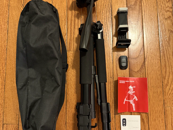 Professional camera/video tripod with bluetooth remote shutter πΈπ₯