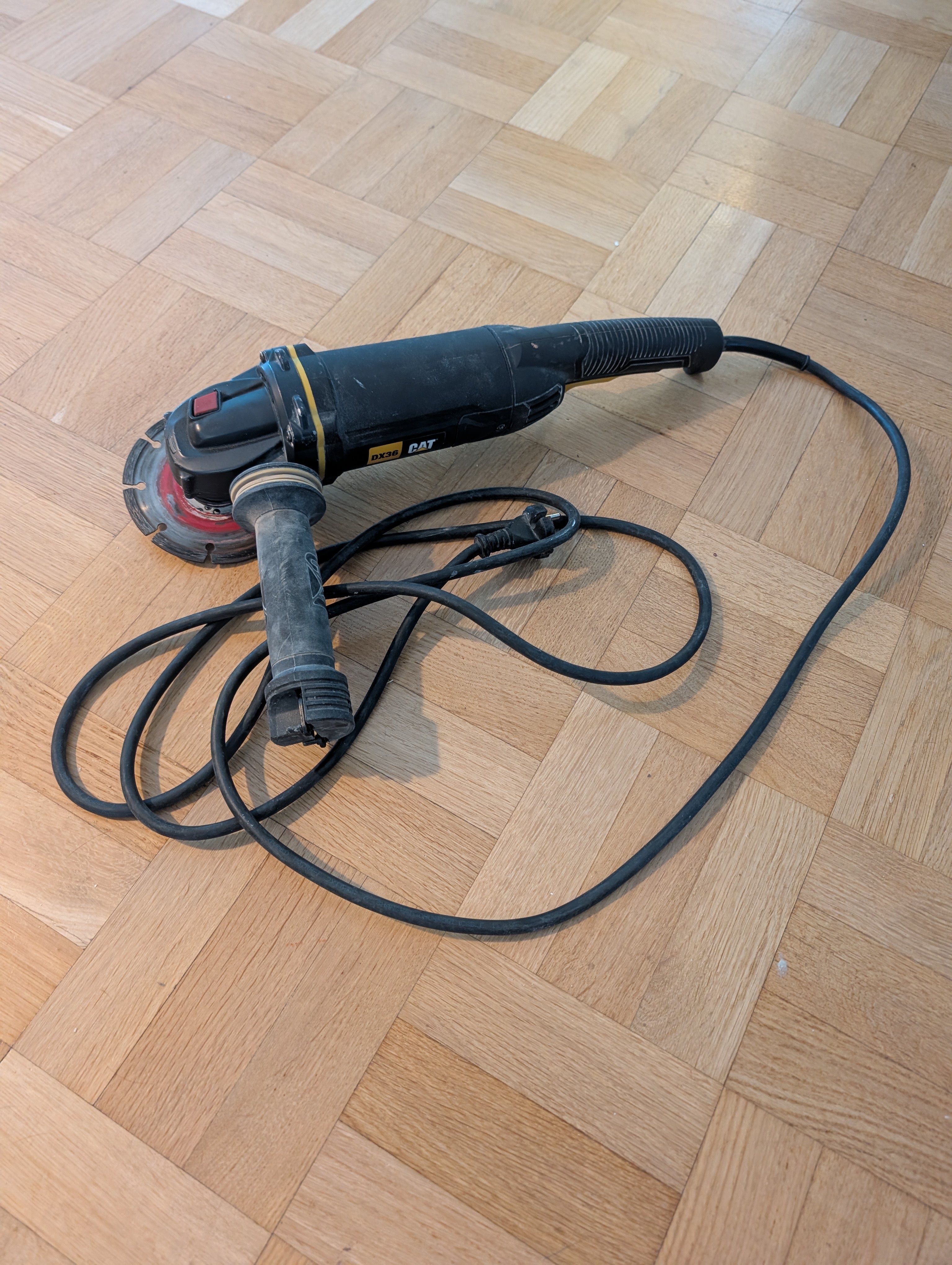 Vinkelslip med handtak och tillbehör