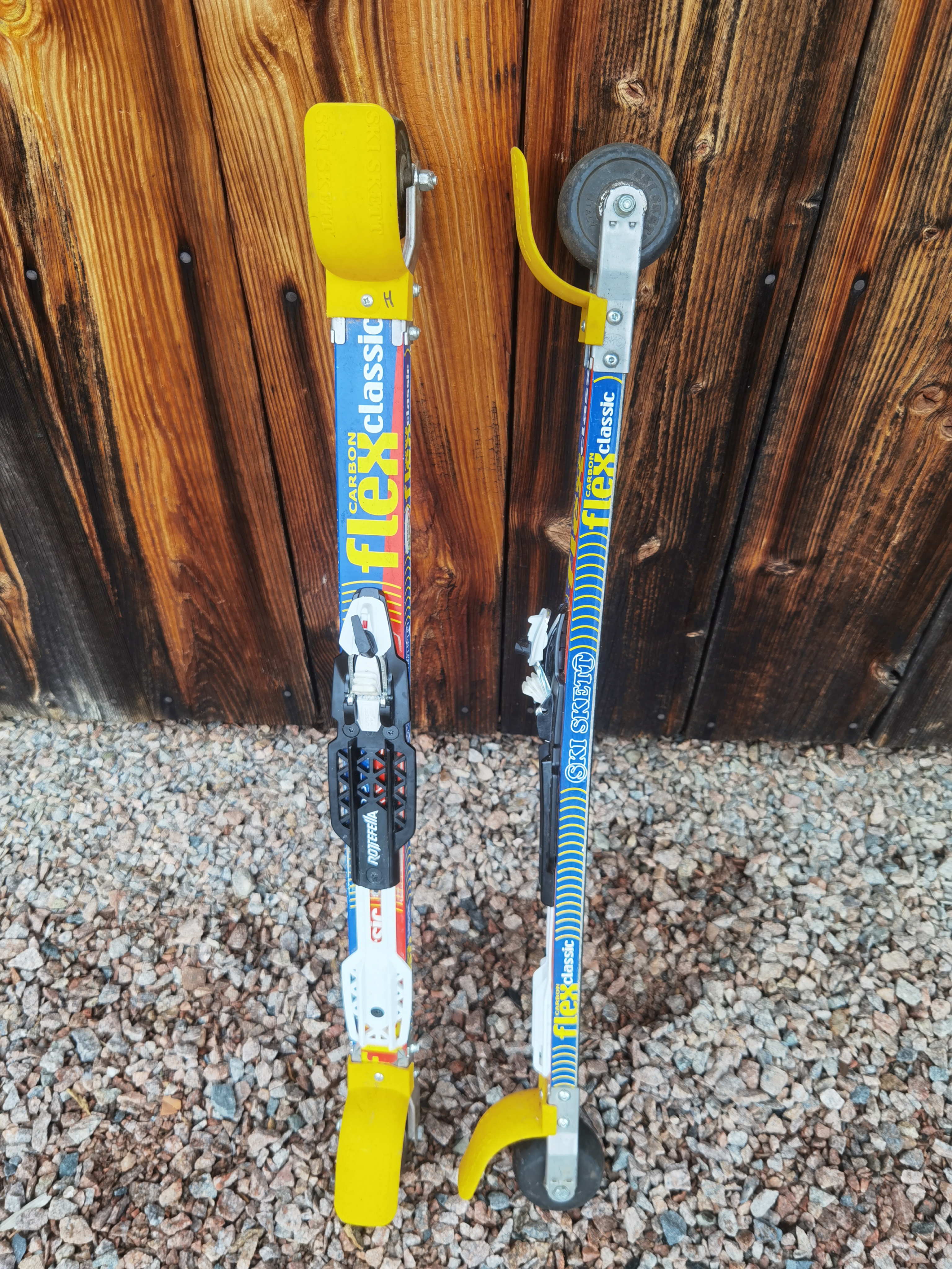 Rullskidor klassiska, stavar och hjälm