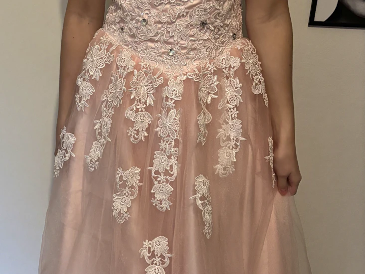 Lang, rosa ballkjole