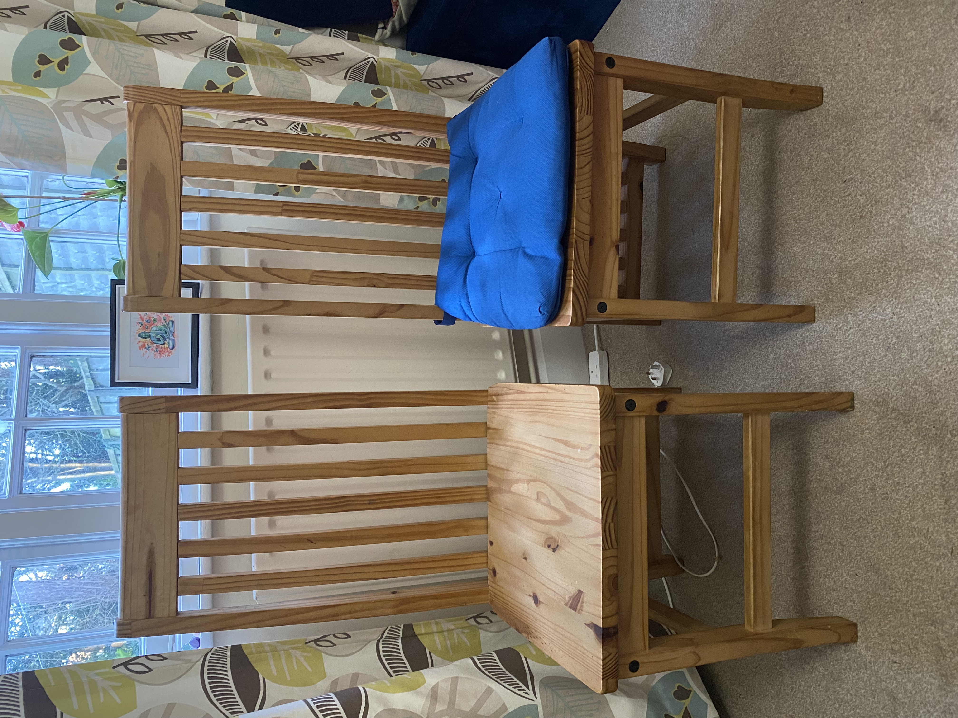 Wooden dining chairs x6