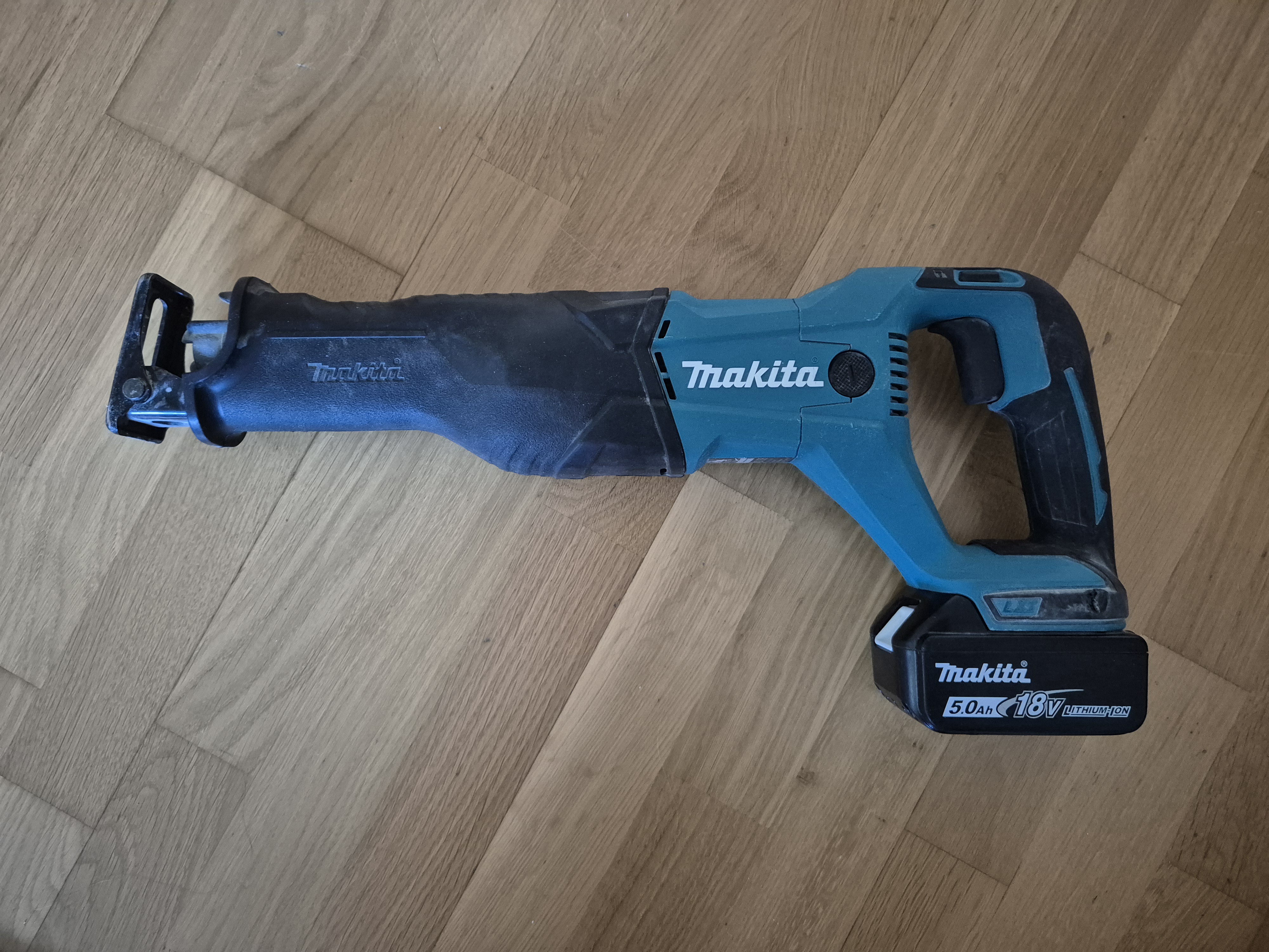 Makita djr186