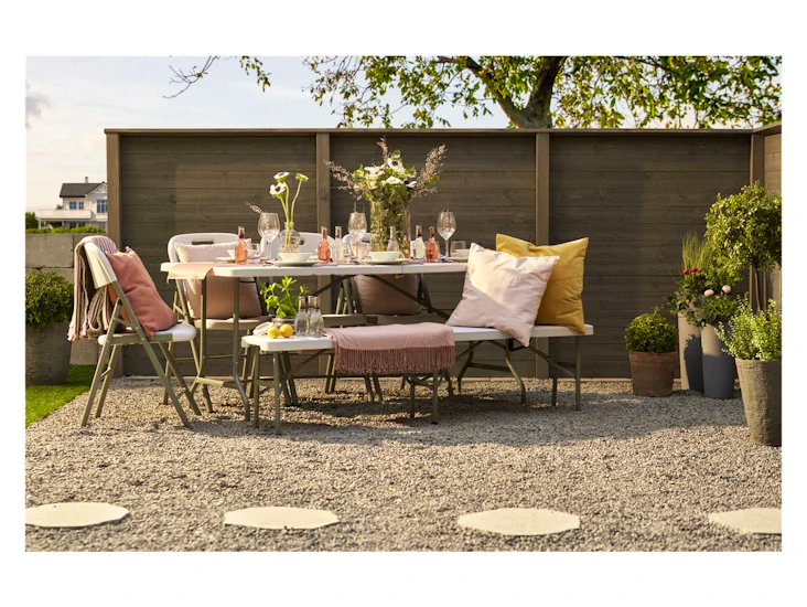 Bord & stolar- utkörning kan ordnas