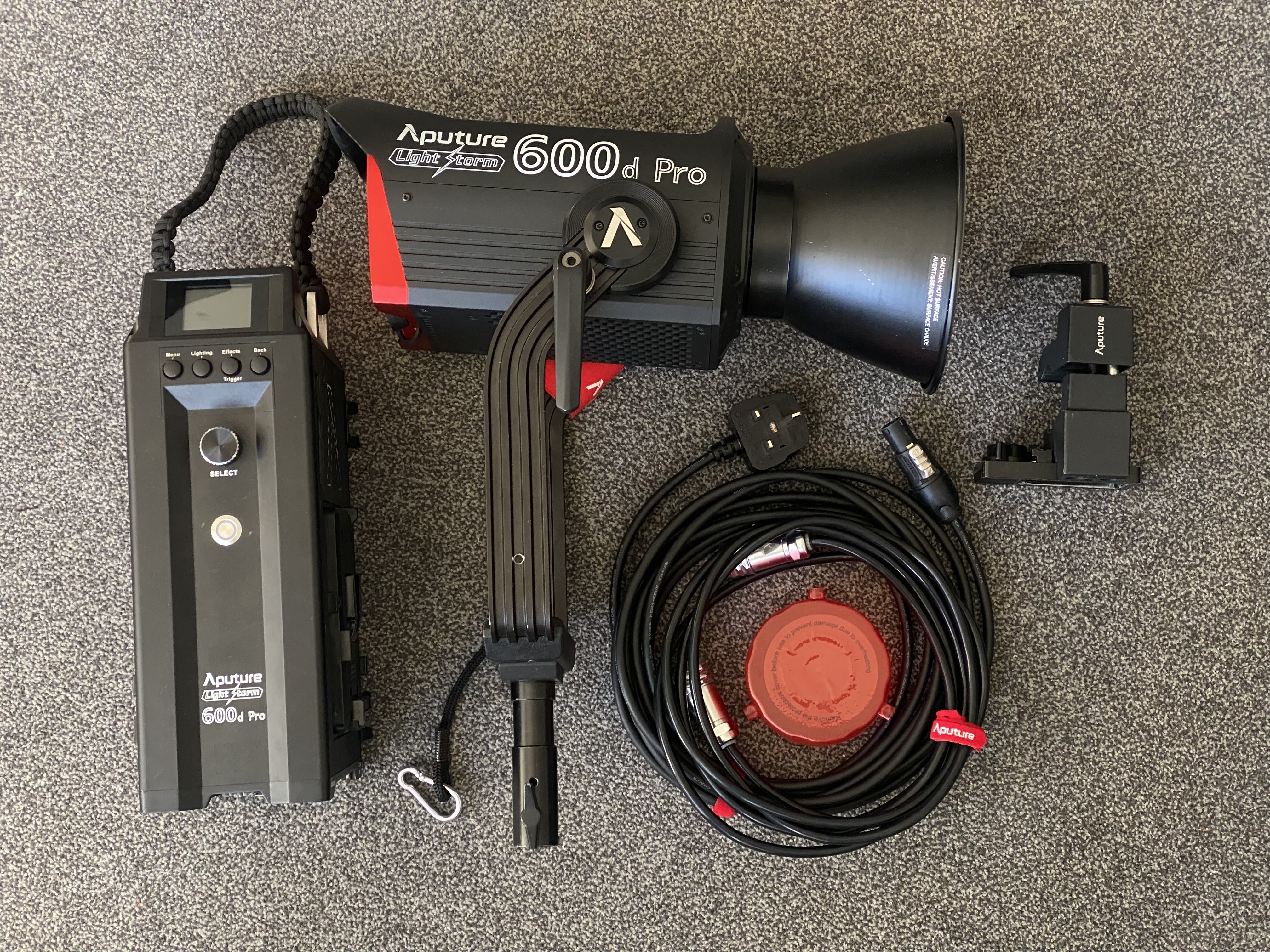 Aputure light storm 600d pro