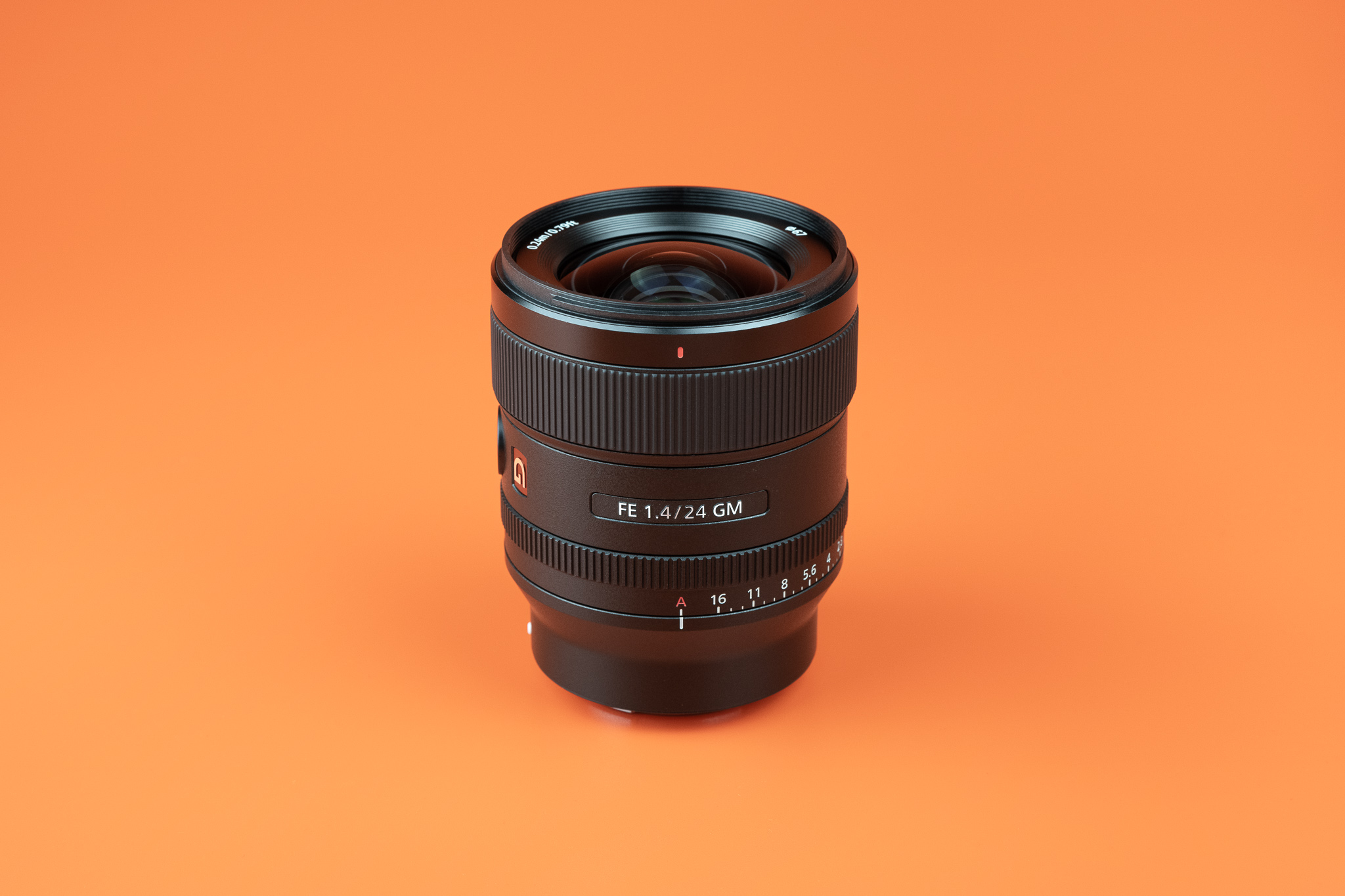 Sony fe 24mm f1.4 gm fast prime lens