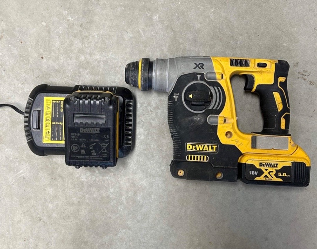 Borrhammare dewalt dch273nt