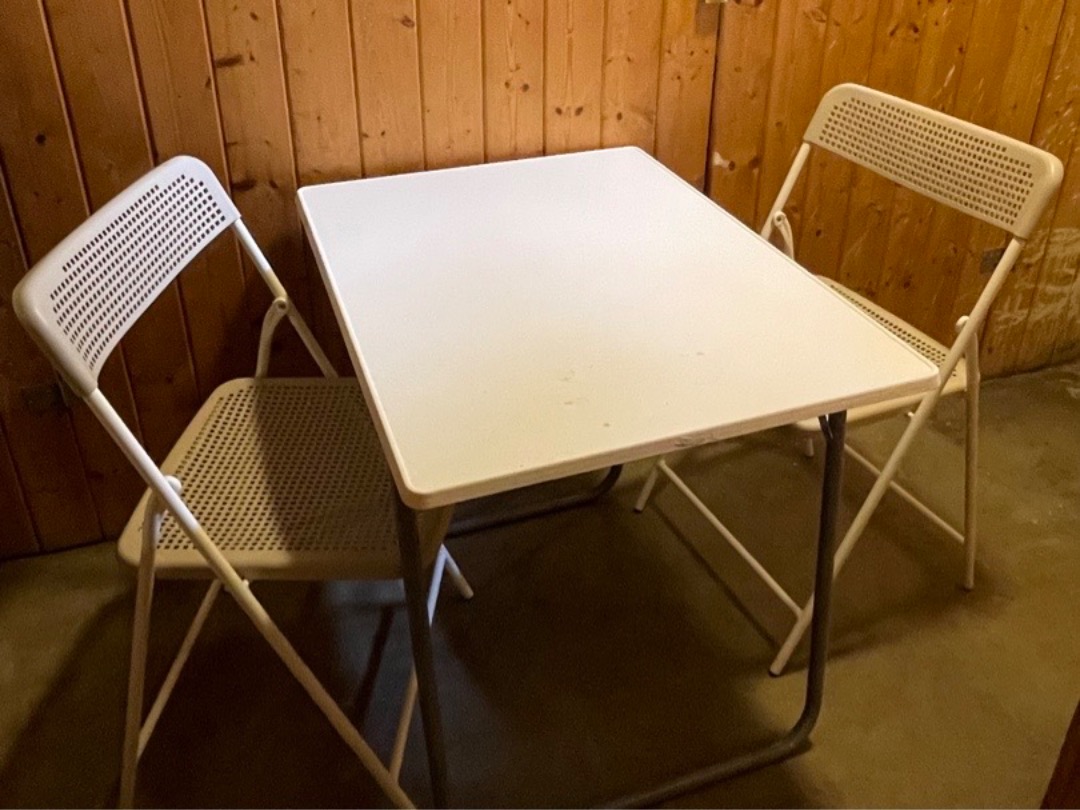 Camping bord med to stoler