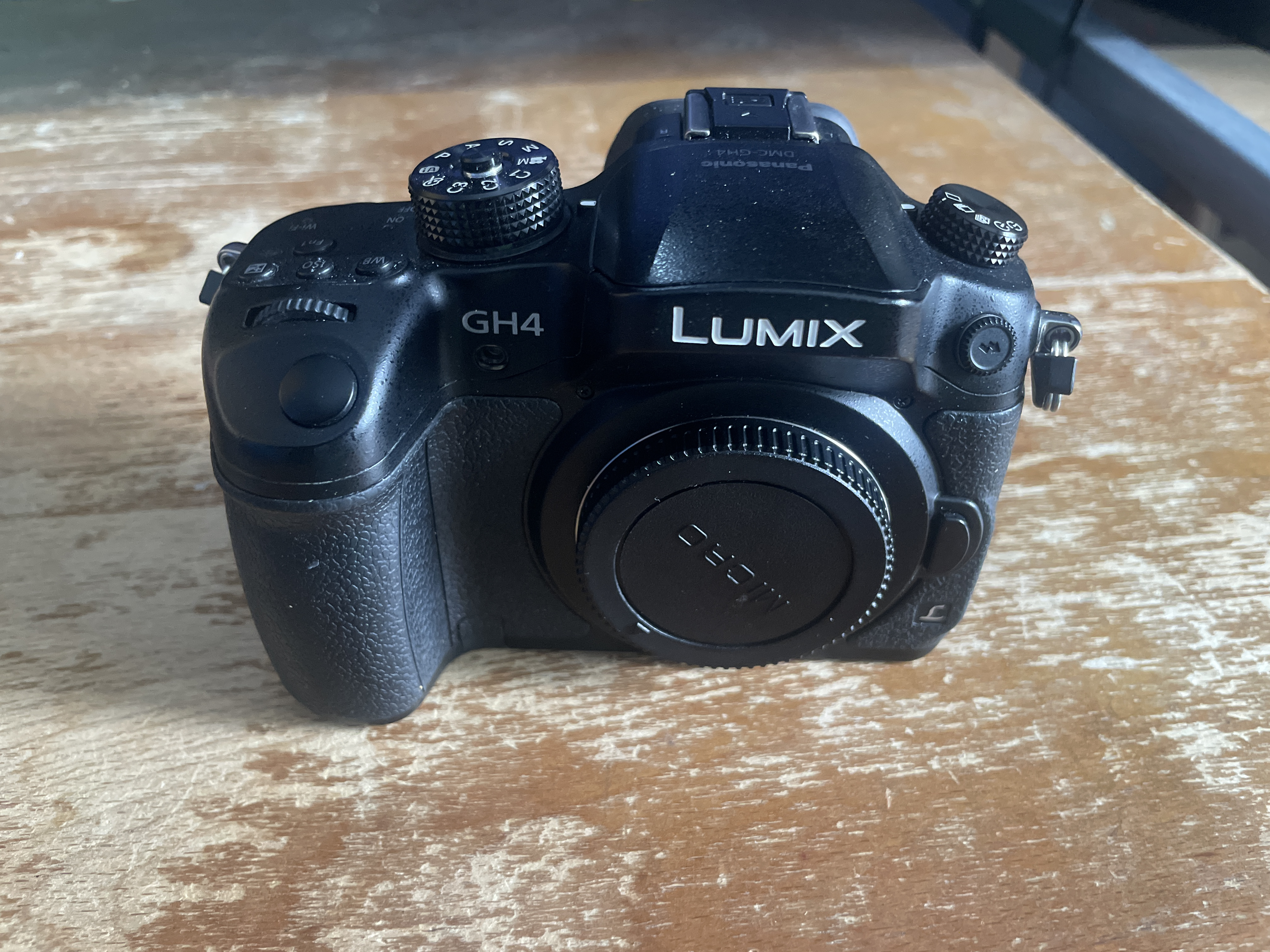 Panasonic lumix gh4 camera - mirrorless,