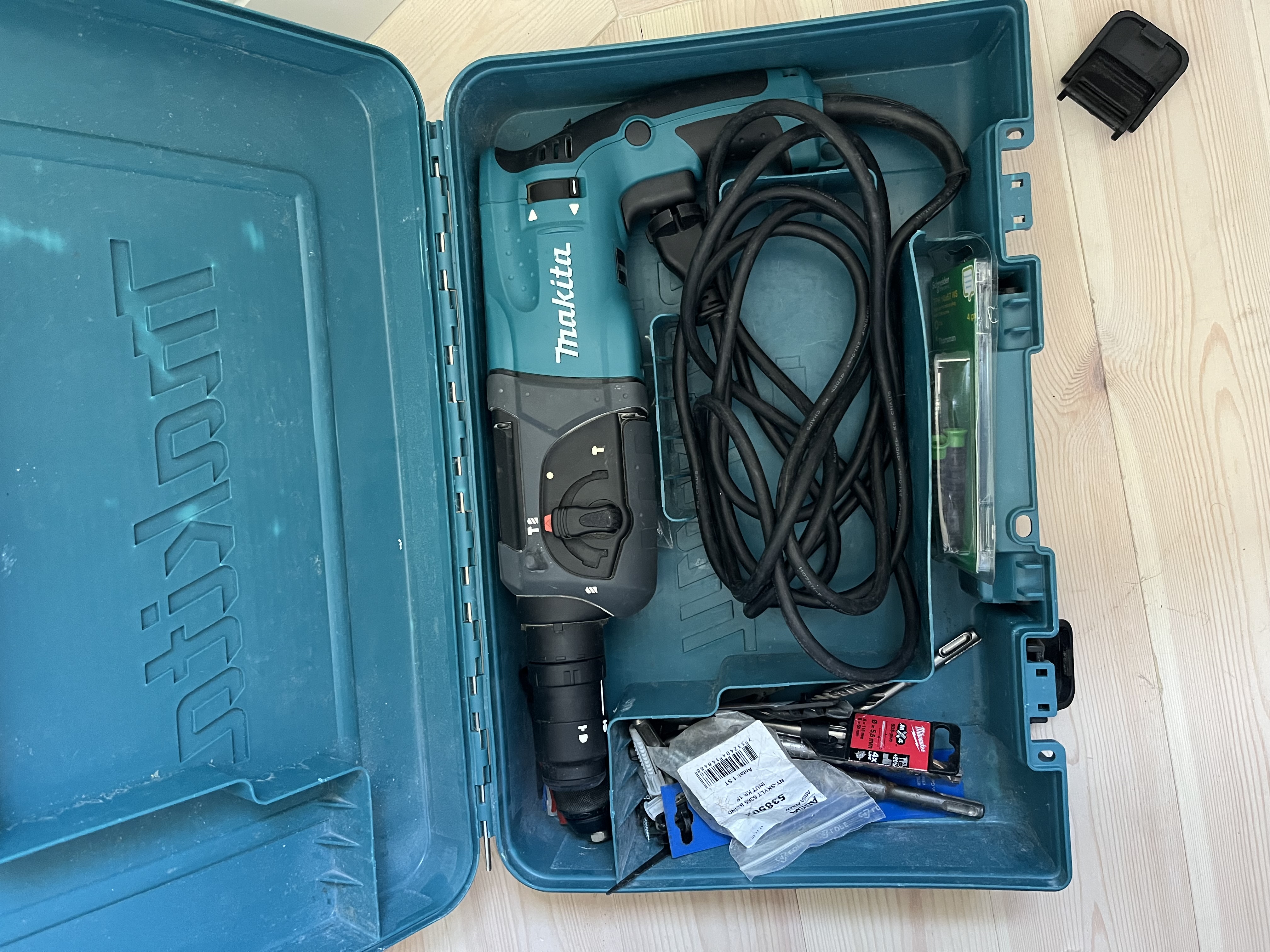 Makita slagborrmaskin