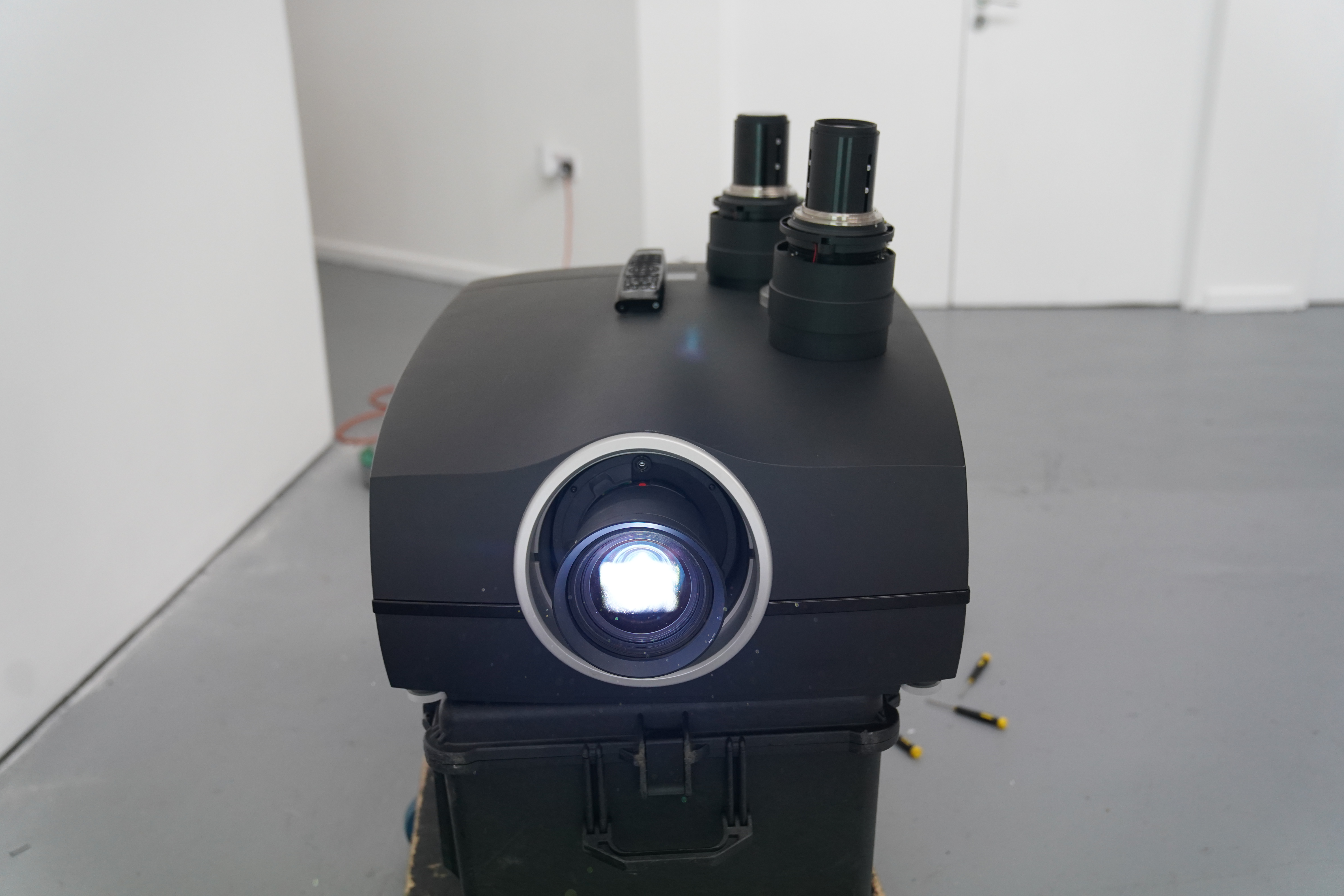 Barco f90 13,000 lumen laser projector | large venue / projection mapping