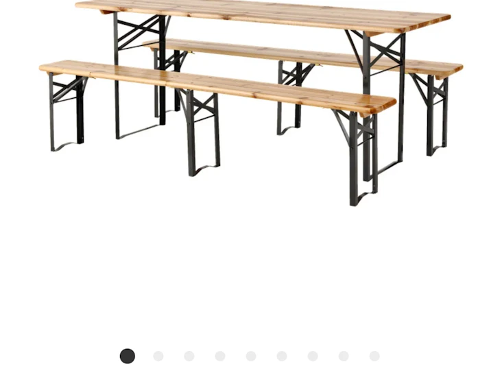 Benkesett festivalbord og benker