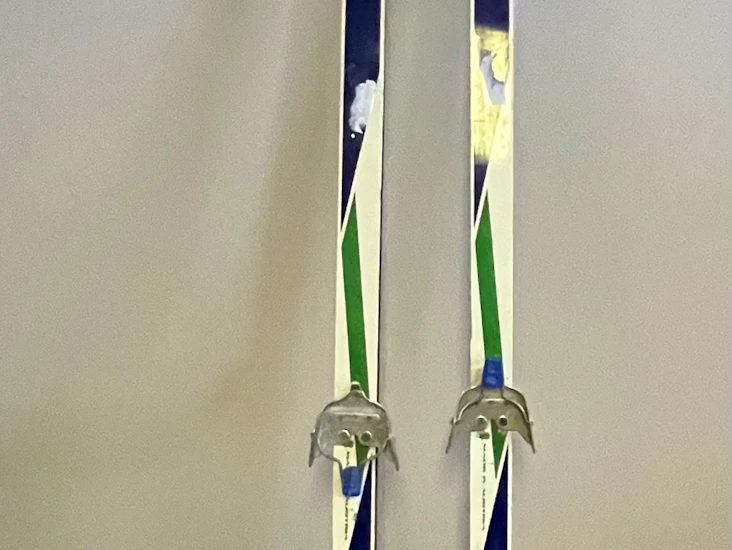 For heights 6’ cross country skis and boots size 48(15)