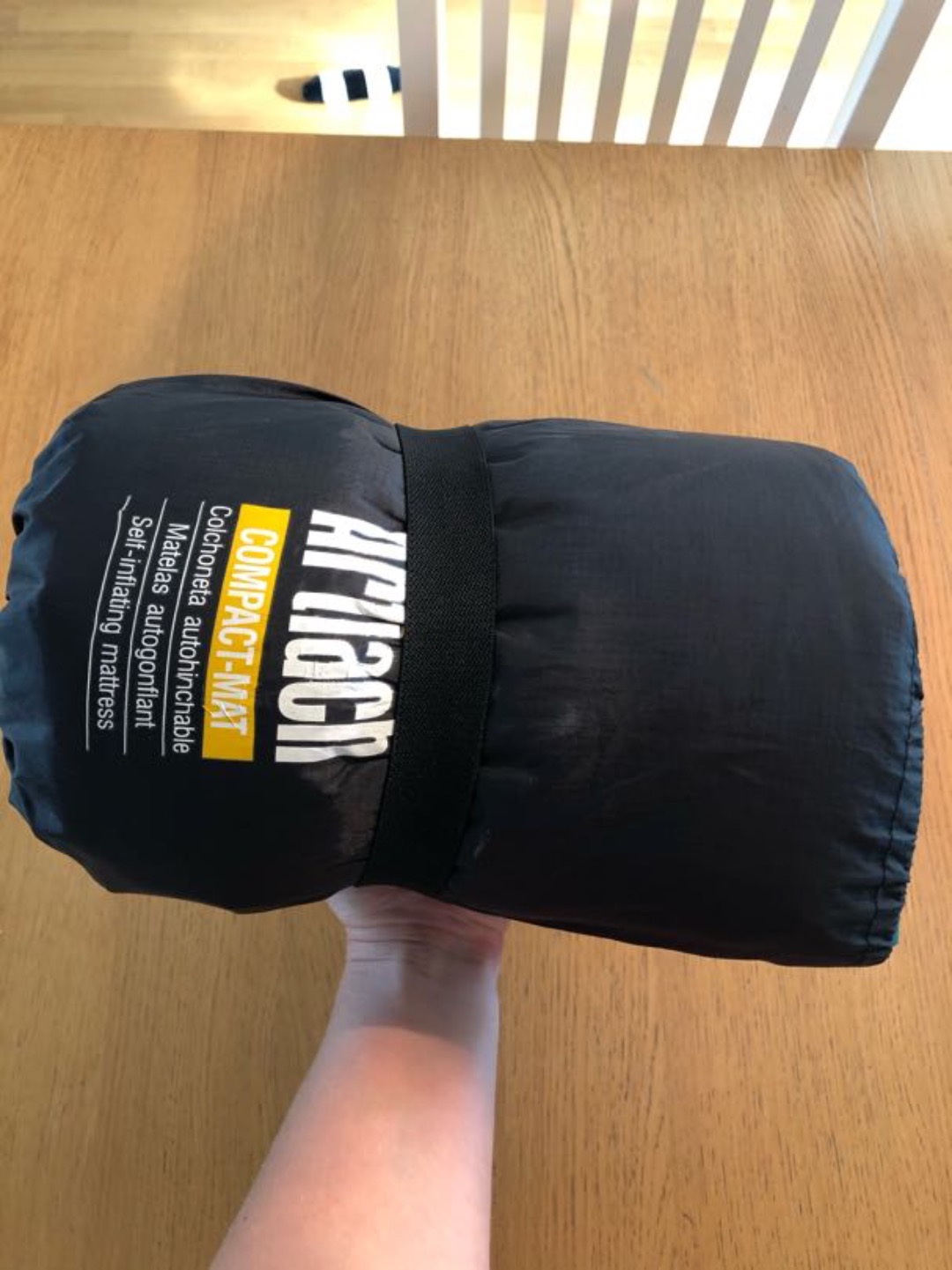 Självuppblåsande liggunderlag