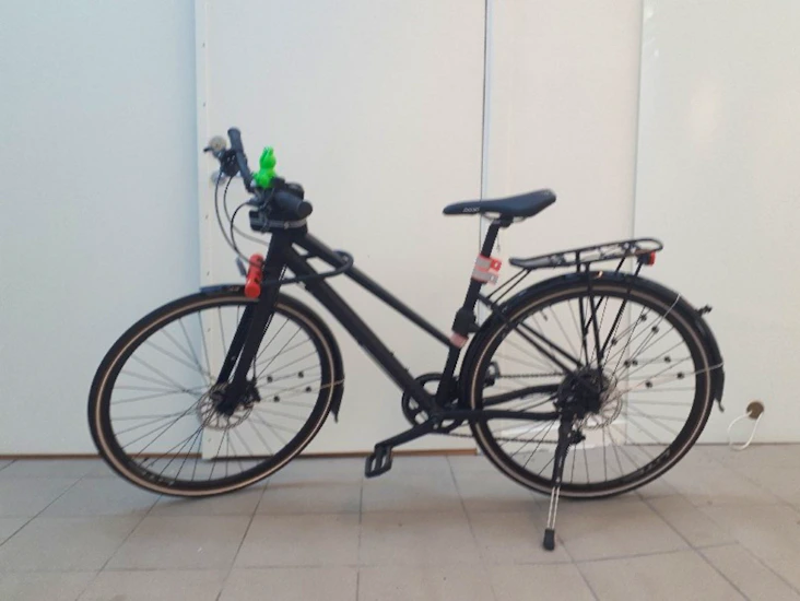 Cykel svart nishiki hybrid för härliga turer!