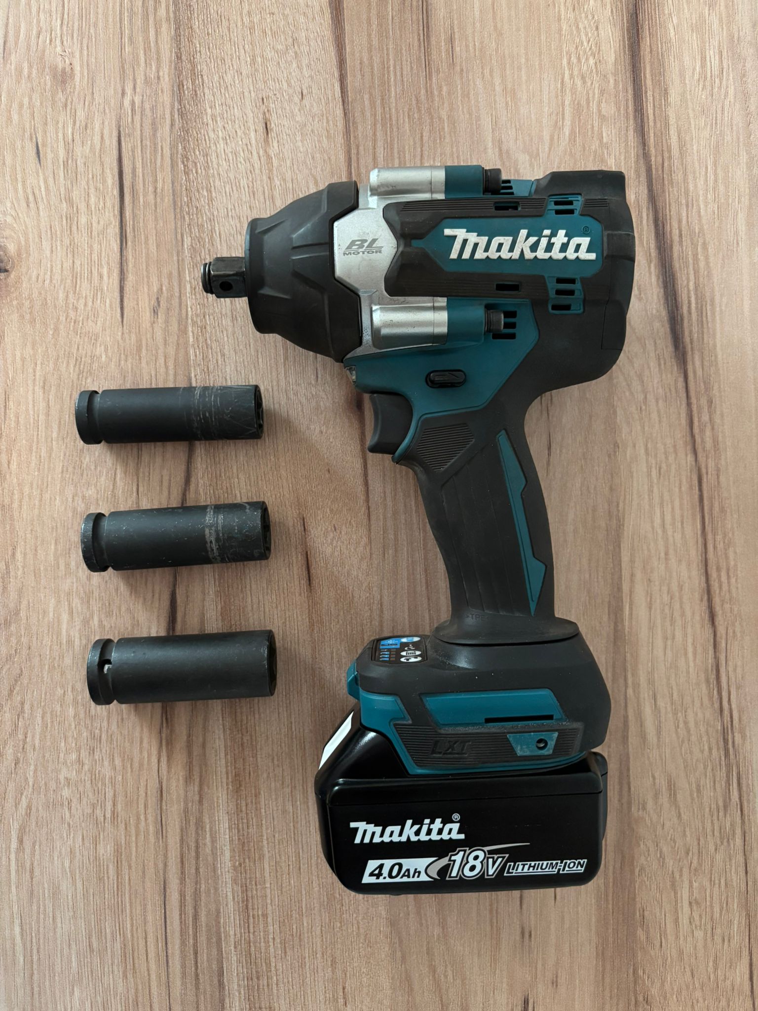 Iskevä mutterinväännin - makita dtw700