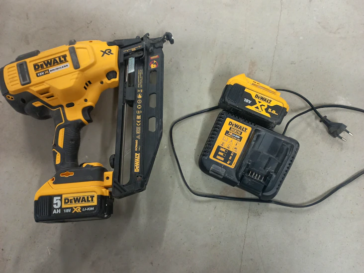 Dewalt dyckertpistol/spikpistol dcn660