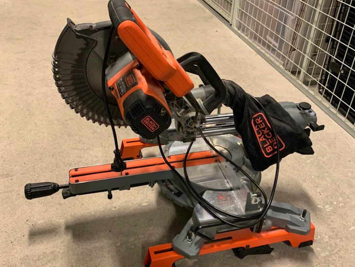 Black&decker kapp- og gjærsag med stativ