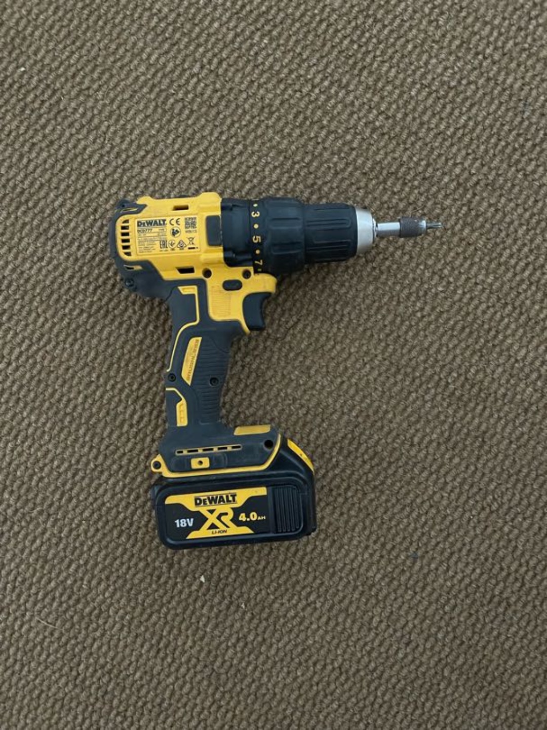 Dewalt dcd777