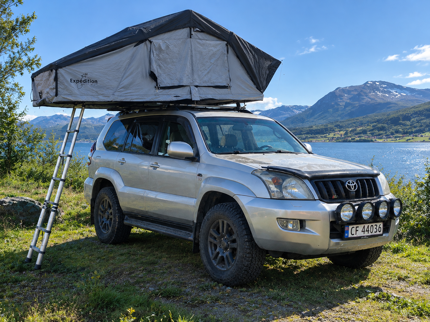 Toyota land cruiser 4x4 / camping gear included