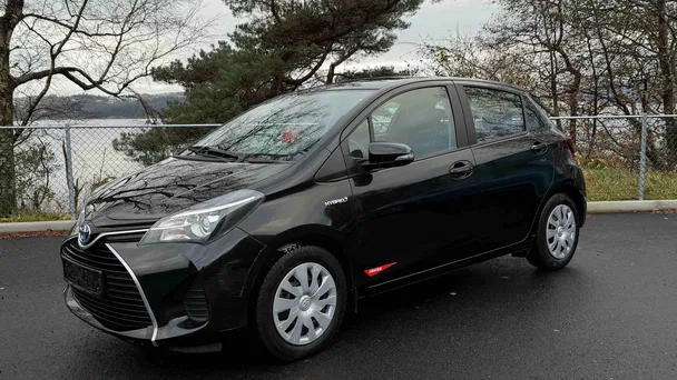 Toyota yaris 2015