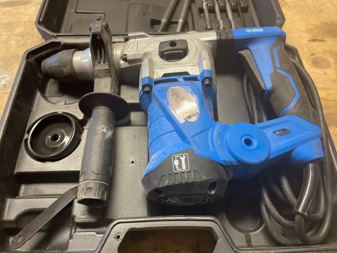 Bilmaskin/borrmaskin. 