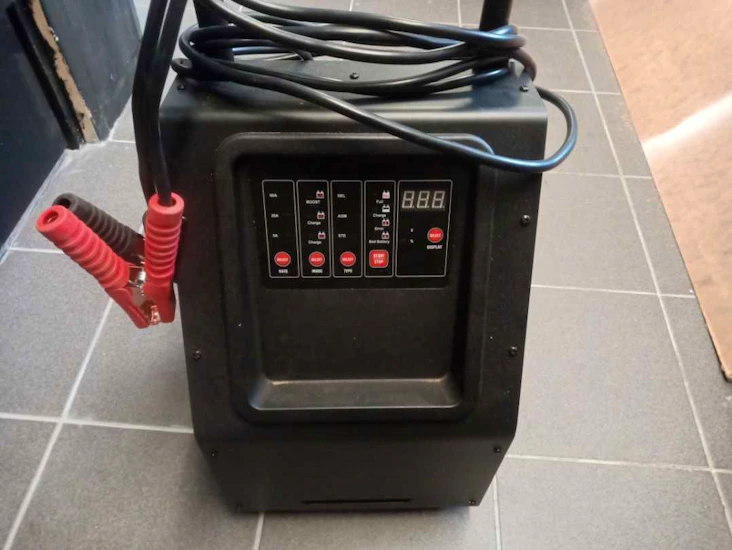 Batteriladdare med booster 12v eller 24v